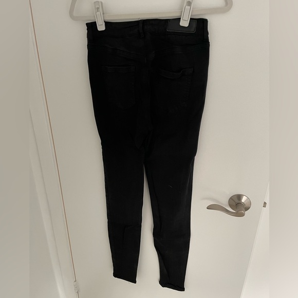 Vero Moda black skinny jeans, size medium/32 - Picture 5 of 6